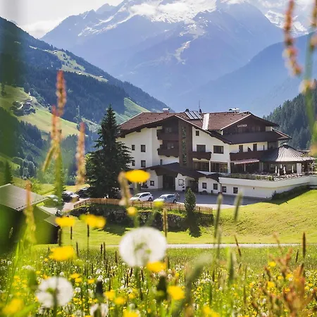Locanda Gast- Und Christler Tux